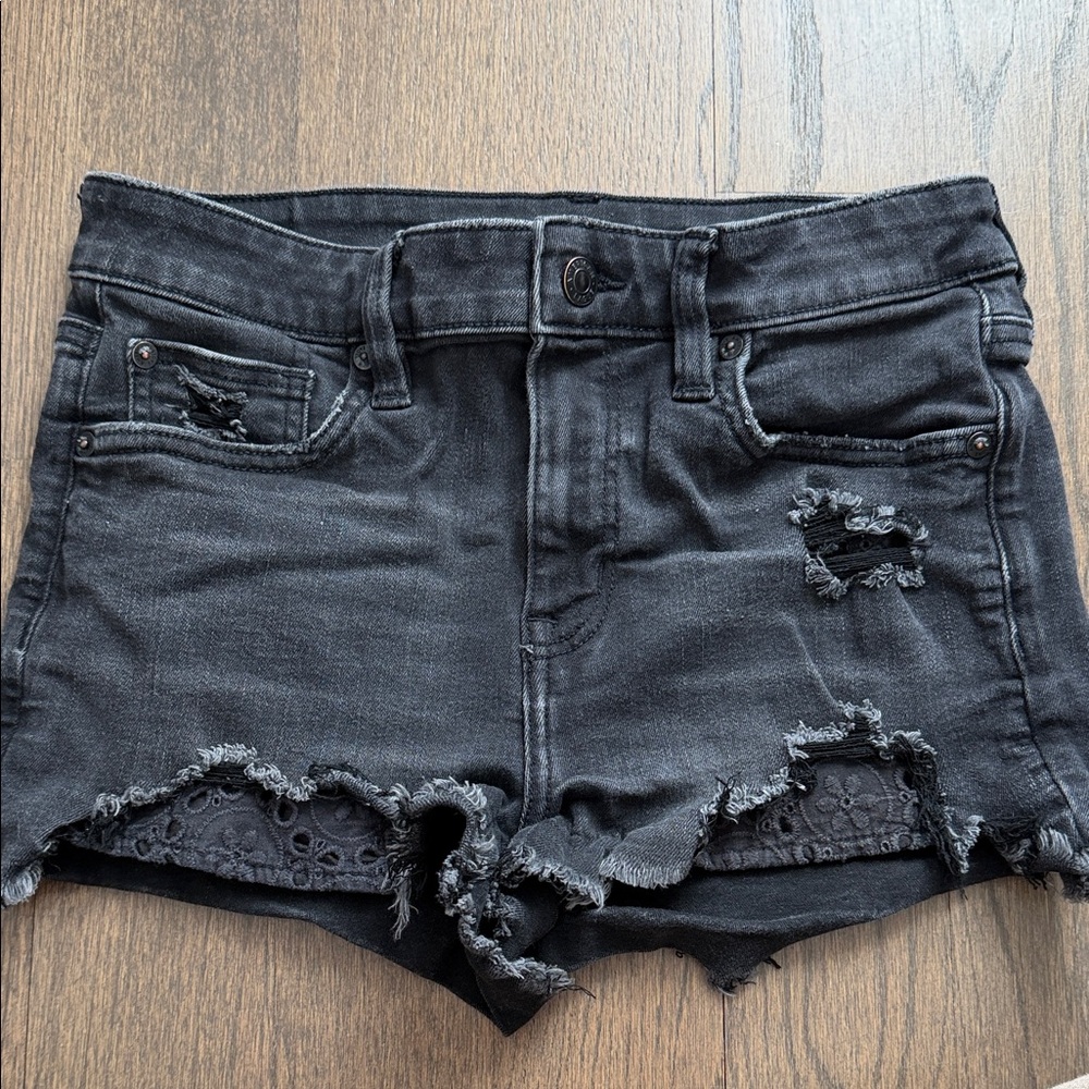 American Eagle Next Level Stretch denim shorts size 4 *eyelet on pockets